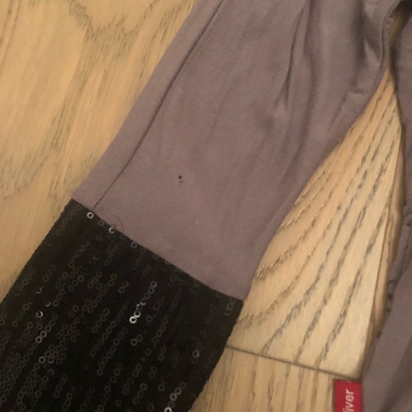 Cute, sequin top. Size 6-7 - Picture 3 of 3